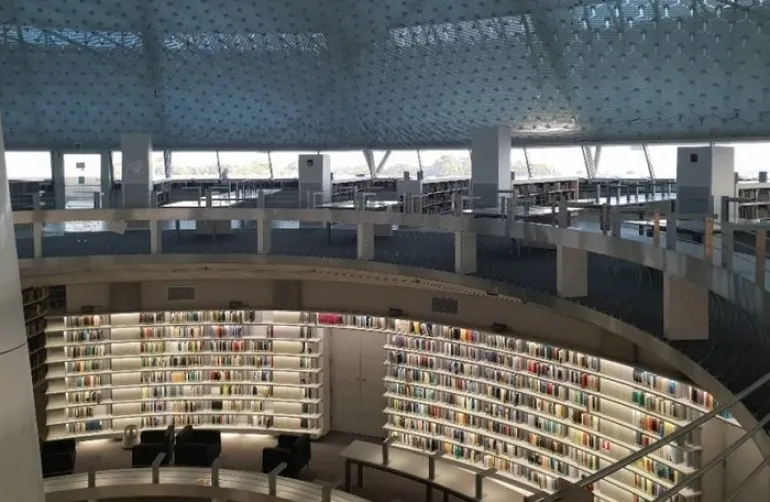 Εντυπωσιάζει η νέα βιβλιοθήκη του Πανεπιστημίου Κύπρου