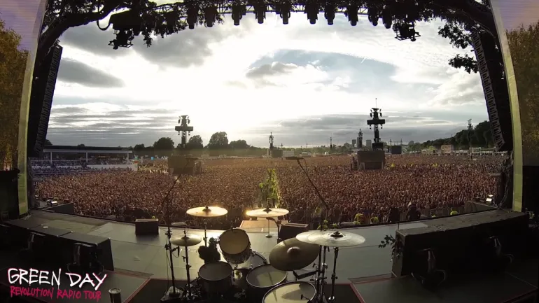 Ανεπανάληπτο 65.000 άνθρωποι τραγουδούν το Bohemian Rhapsody
