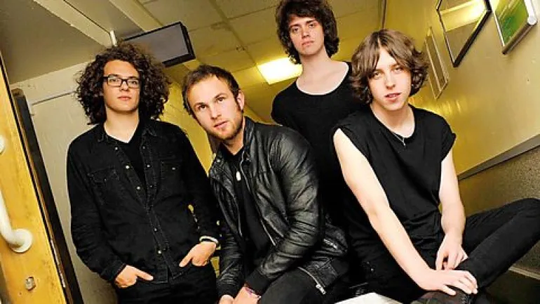 Cocoon-Catfish And The Bottlemen