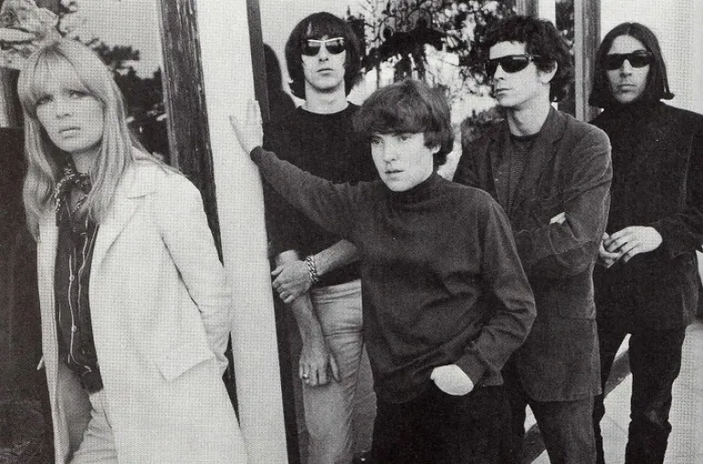 1965 πρώτη εμφάνιση των Velvet Underground