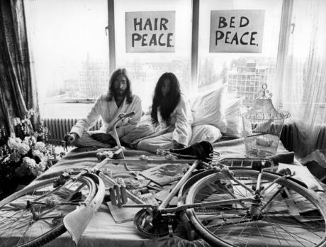 John and Yoko: Ένα από τα πολλά κρεβατώματα