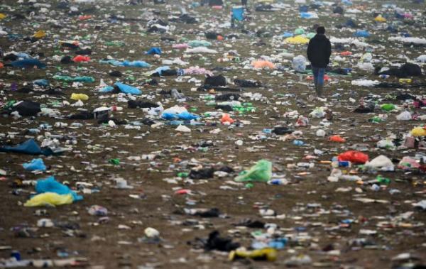 GLASTONBURY1 600x379