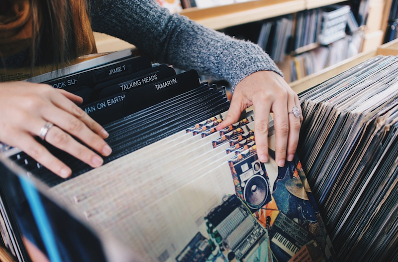 Vinyl expected to outsell CDs sales CDF