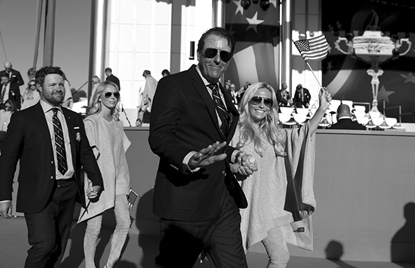 005 01 MICKELSON 600X388