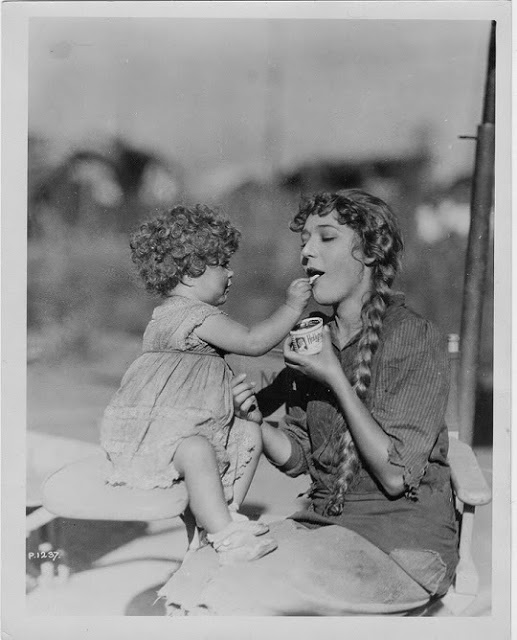 Mary Pickford and Mary Louise Miller on the set of Sparrows 1926