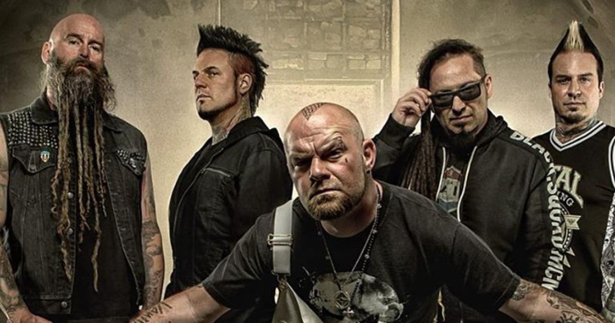 End this way five finger. Чарли Энген FFDP. Вокалист FFDP. Чарли Энген Five finger Death Punch. Бас гитарист FFDP.