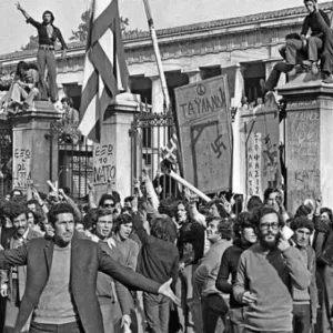 48η Επέτειος του Πολυτεχνείου: Μνήμες από τη βραδιά της 17ης Νοεμβρίου