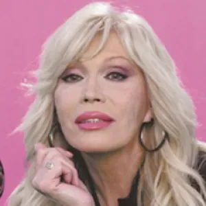 86 χρόνια από την γέννηση του Alain Barriere, 82 ετών η Amanda Lear