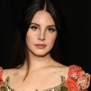 Το Video Games της Lana Del Rey τραγούδι της δεκαετίας για το περιοδικό Q