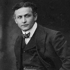 Harry Houdini: Ο διασημότερος Μάγος όλων των εποχών...
