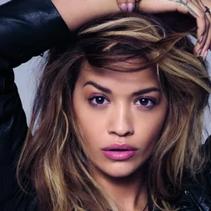 Anywhere-Rita Ora που έγινε 31 ετών