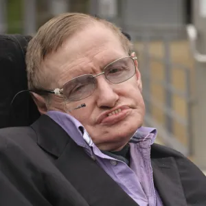 O Stephen Hawking απαντά σε 10 ερωτήσεις