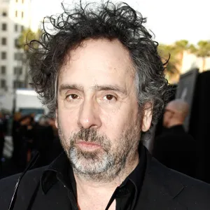 63 ετών ο Tim Burton, έχει φοβερές ταινίες στο ιστορικό του