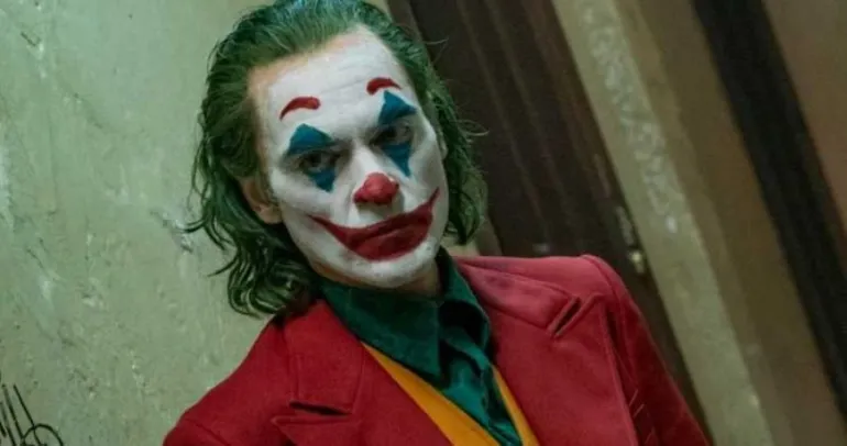 Νέα Υόρκη: Άντρας πανηγυρίζει τις δολοφονίες του Joker και φτύνει τους θεατές