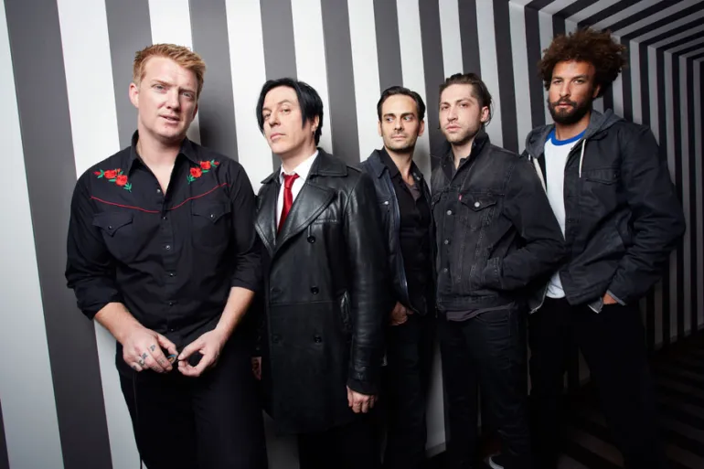 Vampyre Of Time And Memory-Queens Of The Stone Age