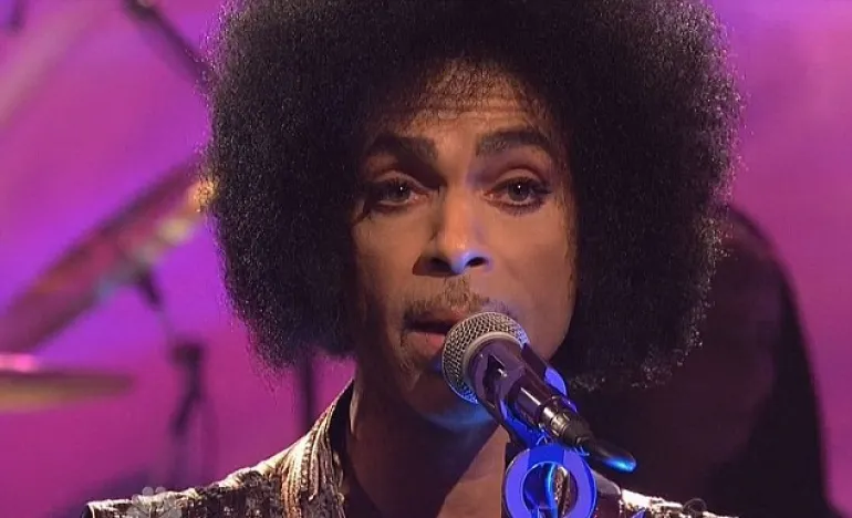 Η 'μωβ' λίστα μας: 30 τραγούδια του Prince