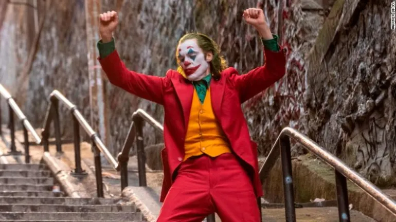 Ένταση που ο παιδόφιλος Gary Glitter θα εισπράξει αρκετά χρήματα από το Joker που έχει τραγούδι του