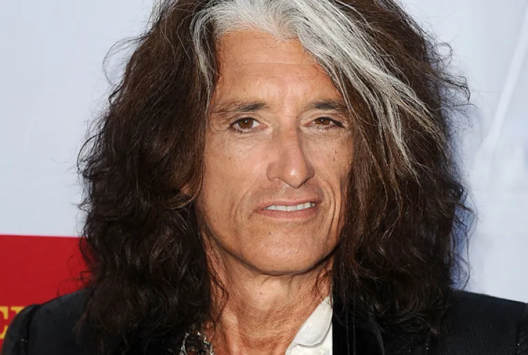 Κατέρρευσε στην σκηνή ο Joe Perry κιθαρίστας των Aerosmith