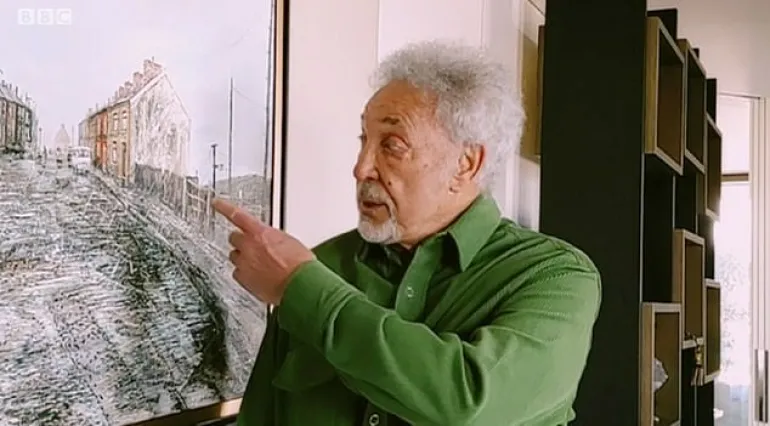 O σχεδόν 80χρονος Tom Jones τραγουδά από το σπίτι του