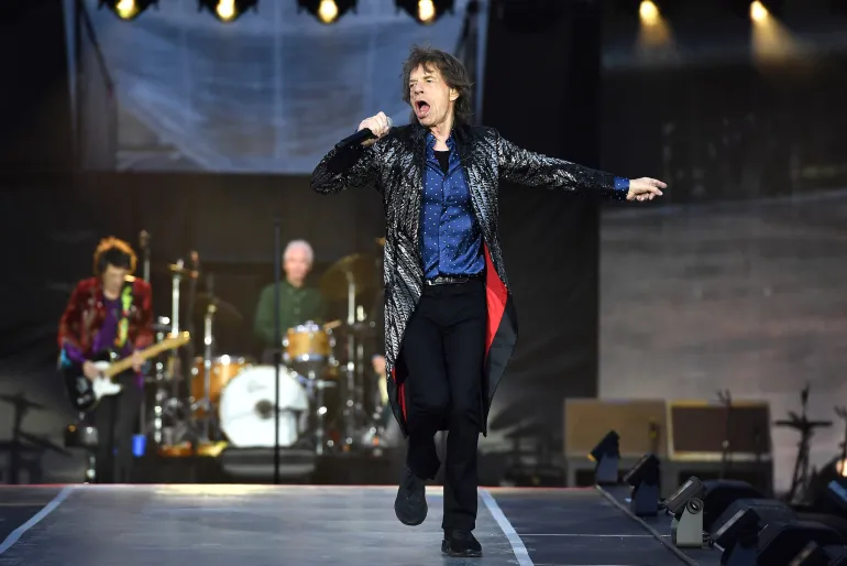 Ξέρετε πόσα χιλιόμετρα κάνει σε κάθε εμφάνιση των Rolling Stones, o Mick Jagger;