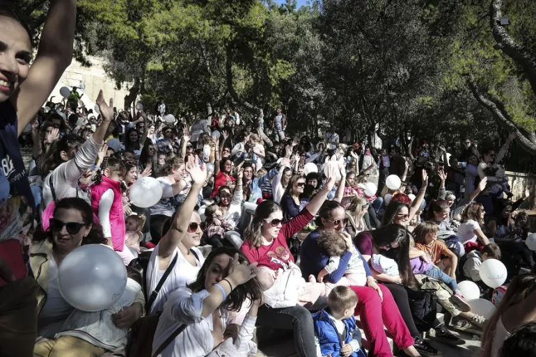 Μητέρες από 50 πόλεις της Ελλάδας γιόρτασαν τον Δημόσιο Θηλασμό στην Αθήνα