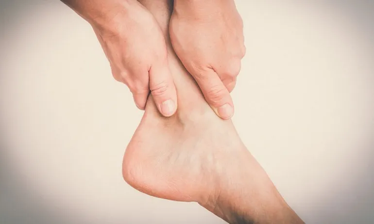 5 σοβαρά προβλήματα υγείας αποκαλύπτουν τα πόδια μας