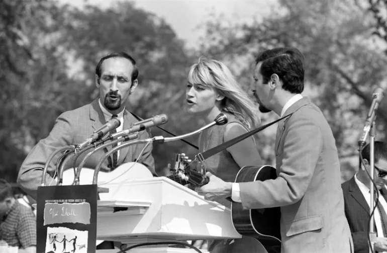 Puff, the Magic Dragon-Peter, Paul and Mary (1963)