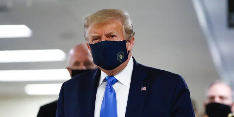 Ο Τραμπ φόρεσε μάσκα δημόσια για πρώτη φορά