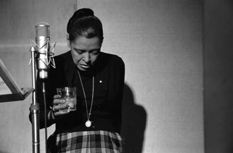 Σπάνια συνέντευξη της Billie Holiday δεν είχε κυκλοφορήσει επειδή ήταν μεθυσμένη...