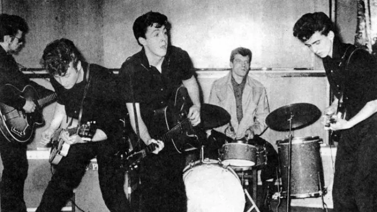 5 τραγούδια των Beatles 1960 στο μπάνιο του McCartney!