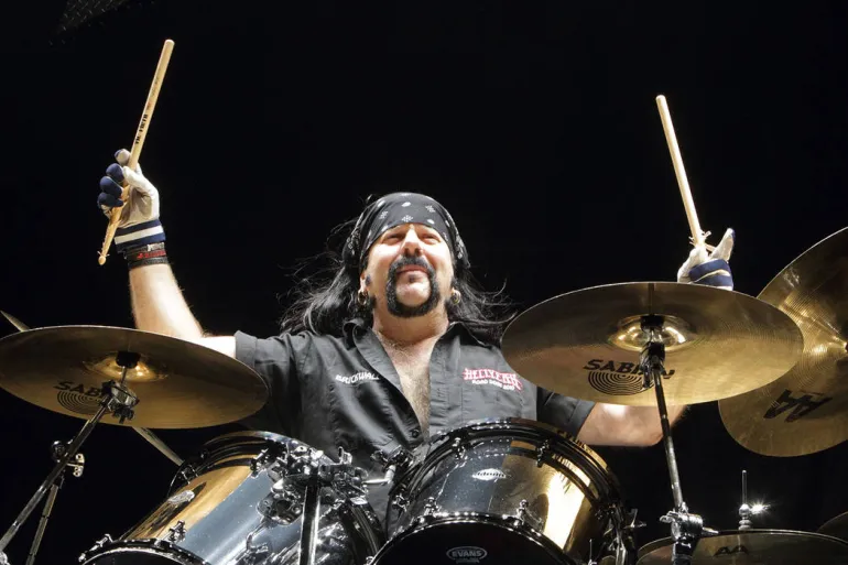 Vinnie Paul: Πέθανε 54 ετών από άγνωστη αιτία ο drummer των Pantera