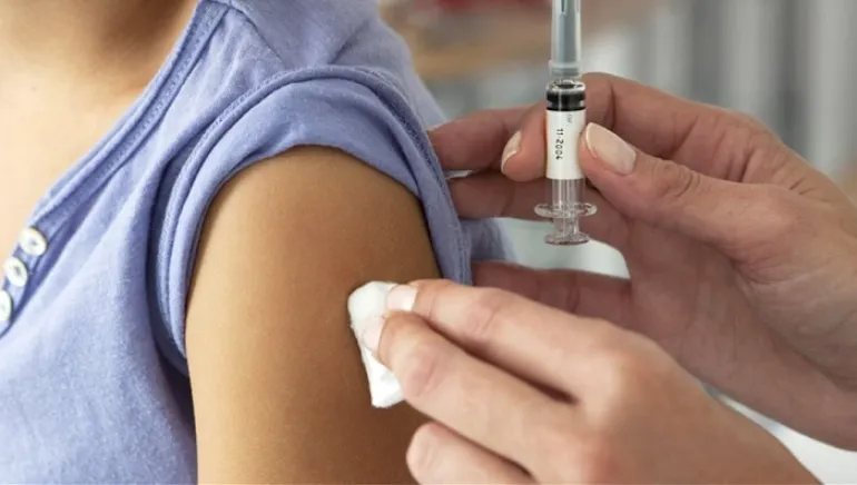 Οι 7 πιο «sos» ερωτήσεις για τον αντιγριπικό εμβολιασμό