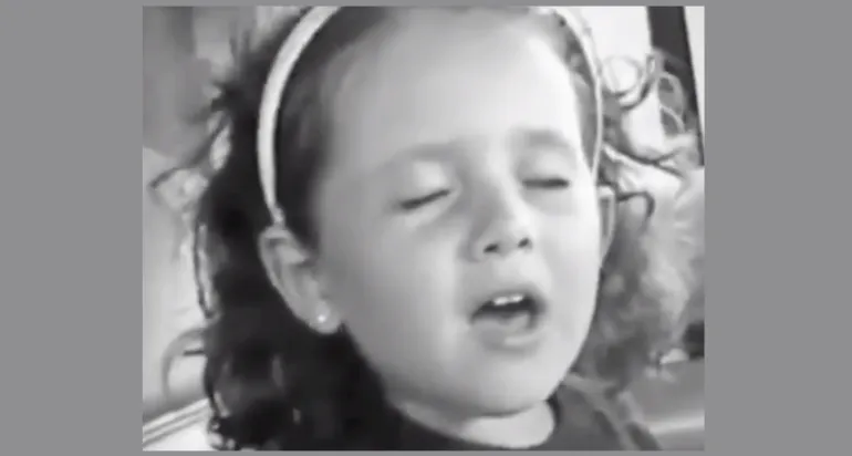 Η Ariana Grande, 4 ετών τραγουδά Céline Dion