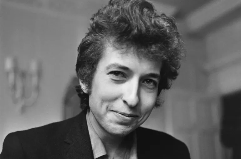 Ξαφνικά όλοι αγάπησαν τον Bob Dylan