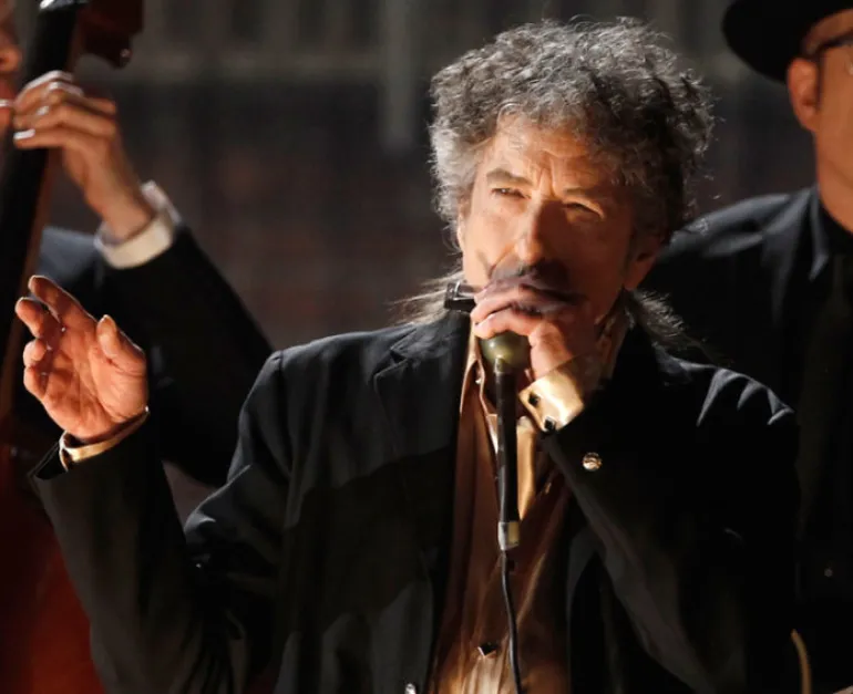 Ανεξάντλητος Γιάννης Πετρίδης στο Α' Πρόγραμμα με συντροφιά τον Bob Dylan