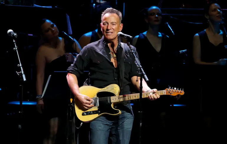 Bruce Springsteen - η εμφάνιση στο βραβείο Woodie Guthrie 