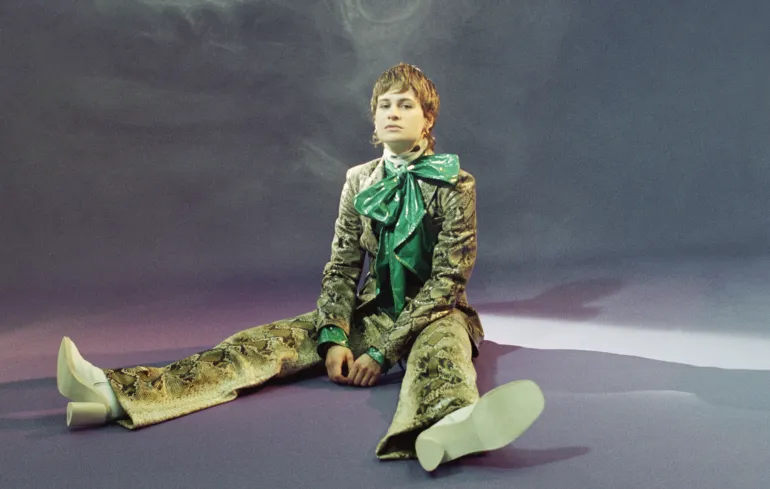 Christine and the Queens -I Disappear In Your Arms