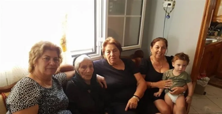 Ελληνίδα γιαγιά για ρεκόρ Γκίνες με 50 εγγόνια, 87 δισέγγονα και 2 τρισέγγονα