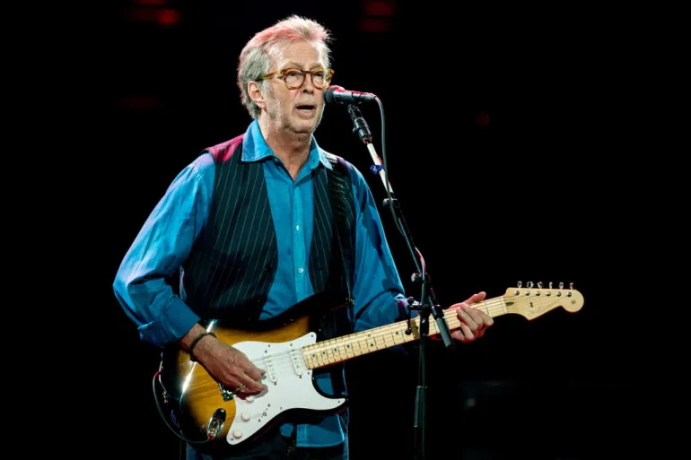 O Eric Clapton δεν θα παίξει στην Αγγλία όπου απαιτείται πιστοποίηση εμβολιασμού