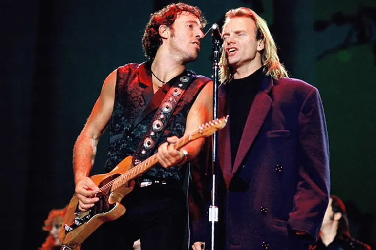 Περιμένοντας τα νέα για την υγεία του Sting: Sting, Bruce Springsteen - Every Breath You Take