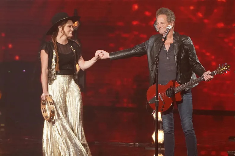 O Lindsey Buckingham τραγουδά Fleetwood Mac στο ‘American Idol’