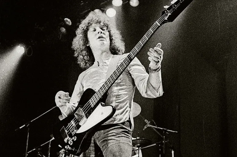 Sweet - The Ballroom Blitz, αρχίζει με τη φράση Are you ready Steve