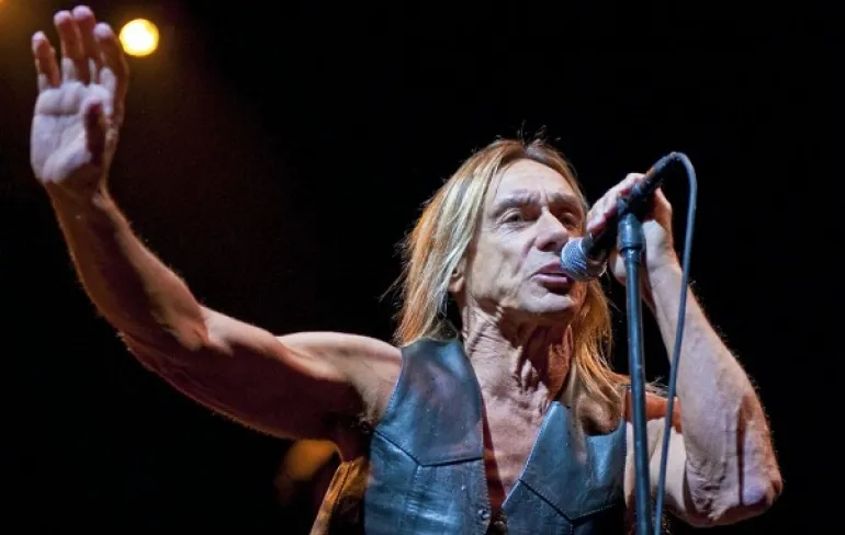 Νέο βίντεο του Iggy Pop για το τραγούδι “Do Not Go Gentle Into That Good Night.”