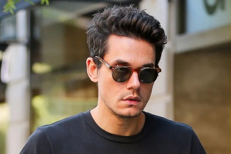 Τι ντροπή, ο John Mayer πούλησε πιο πολλά άλμπουμ από όλα τα υπόλοιπα 49 στα 50 πρώτα και είναι Νο 2