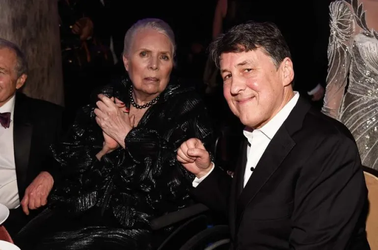 Η Joni Mitchell σε party πριν τα grammy με τον Cameron Crowe