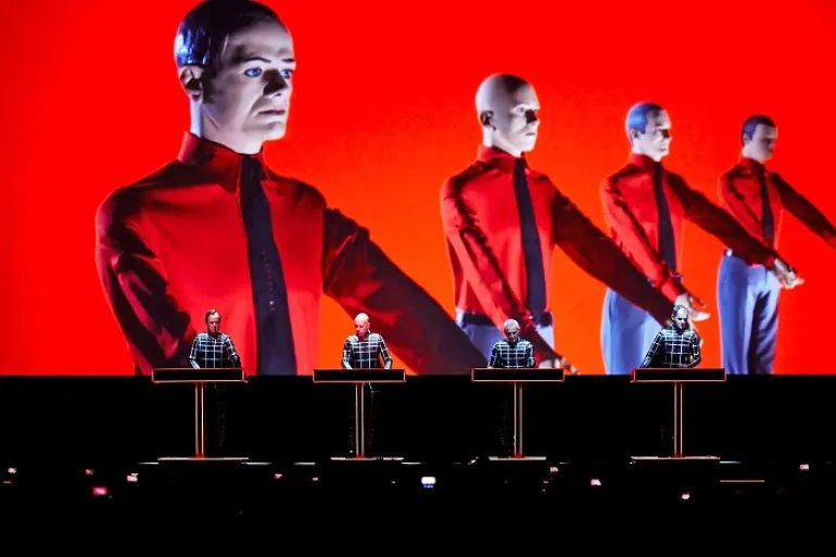 50 Years Kraftwerk – Europe Endless: Χωράει η μουσική ιδιοφυΐα τους σε 24 ώρες;