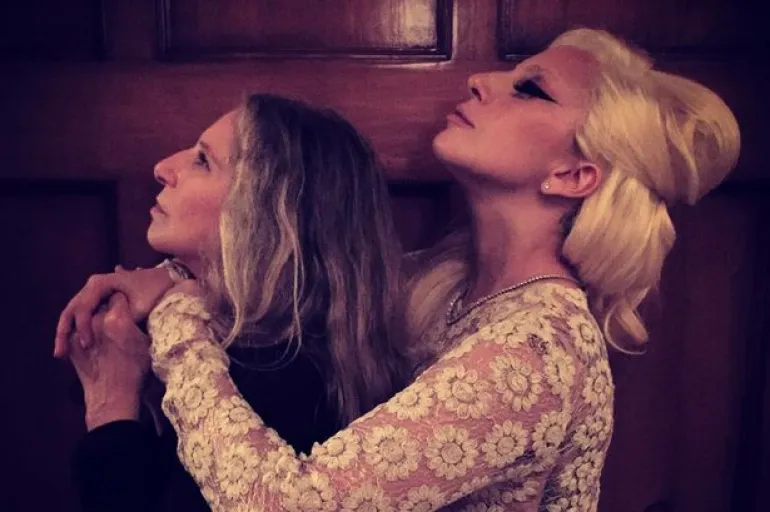 Barbra Streisand & Lady Gaga - Δύο γυναίκες, μία φωτογραφία..