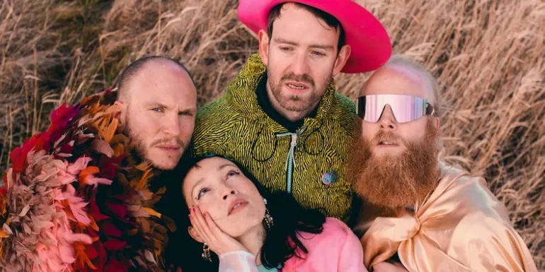Little Dragon - 'Hold On'