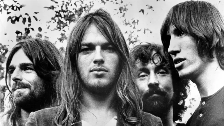Πίσω από την διαμάχη Roger Waters και David Gilmour υπάρχουν οι γυναίκες τους και βέβαια η αυτοβιογραφία του Waters
