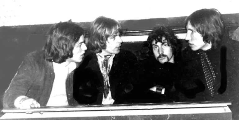 Αφιέρωμα instrumental: One Of These Days-Pink Floyd